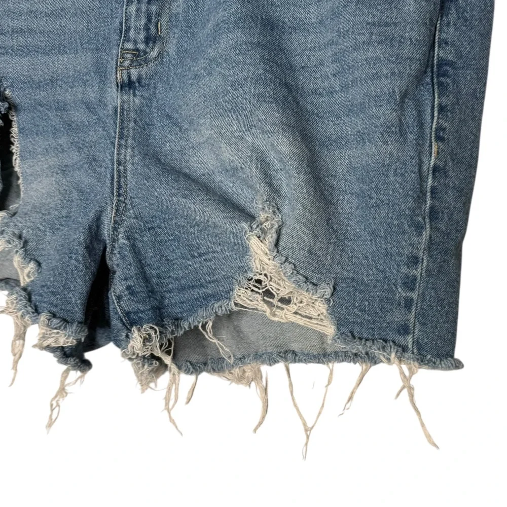 Torrid Plus Size 20 High Rise‎ Denim Shorts Distressed Frayed Cutoff Boho Grunge